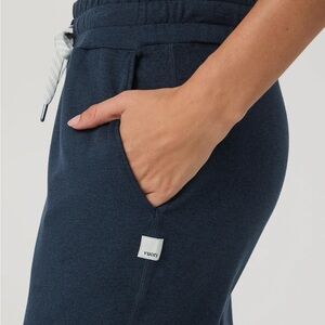 Vuori performance joggers